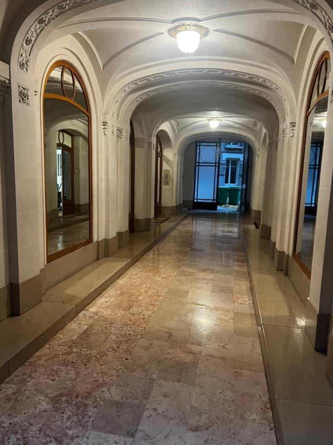Ferienwohnung Sous Les Toits De Paris Trocadero Exterior foto